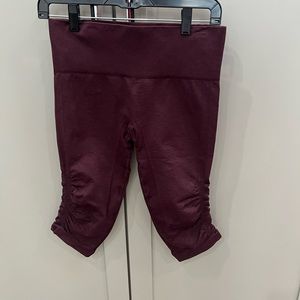 lululemon maroon color size 8
